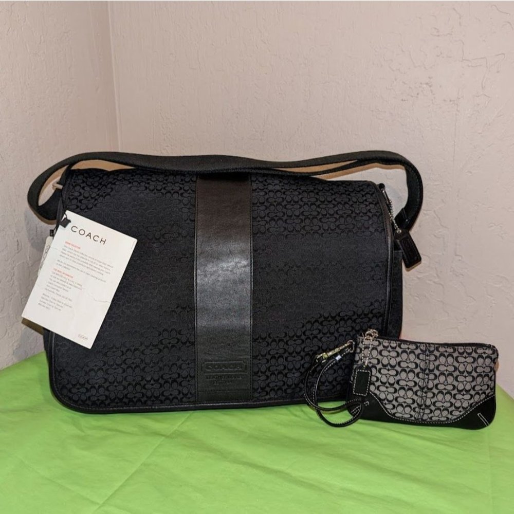 Coach 77004 Signature LG Multi-Use Shoulderbag Laptop Messenger Baby w/Wristlet